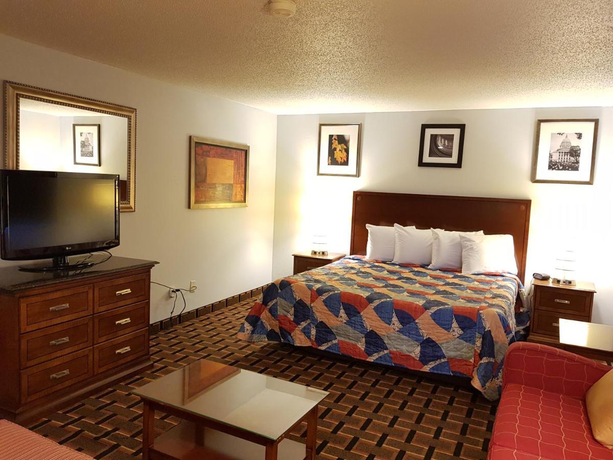 Le Mars Inn And Suites Dış mekan fotoğraf
